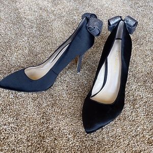 Like New! Enzo Angiolini black/Silver Sparkle Pump